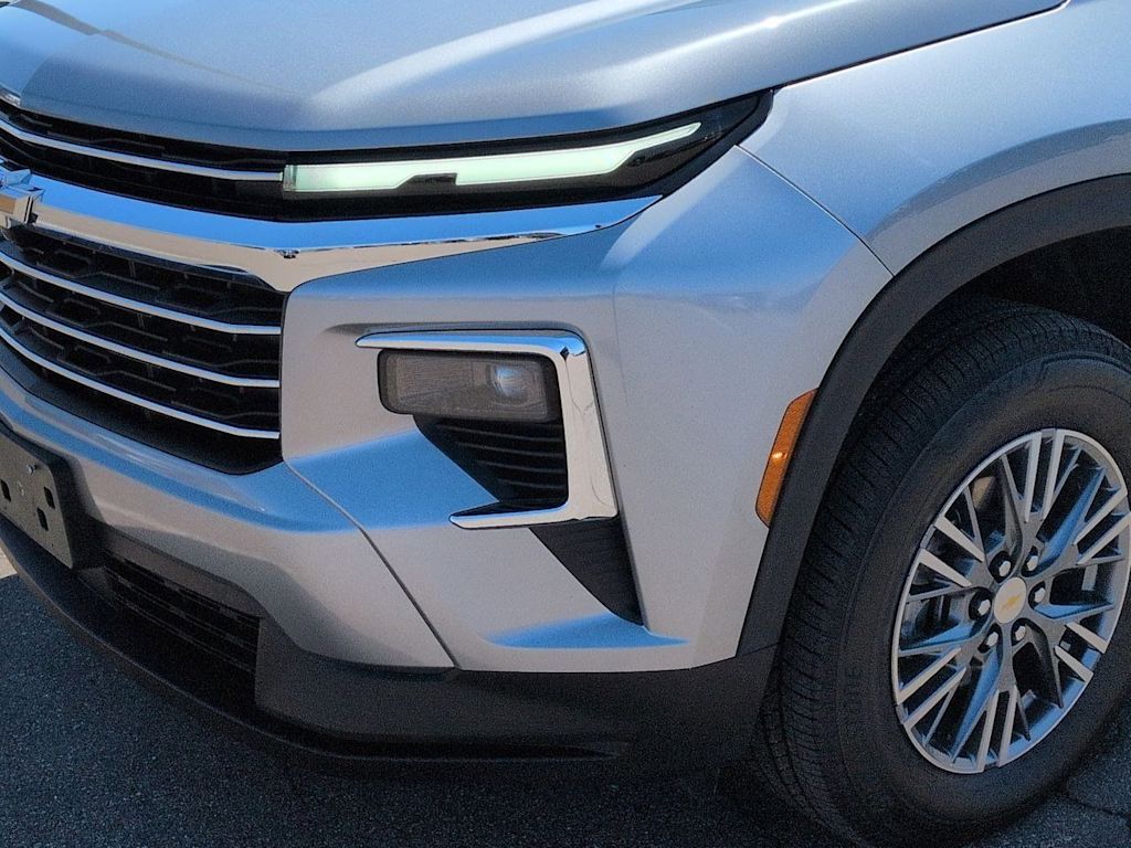 Thumbnail: 2024 Chevrolet Traverse - 23