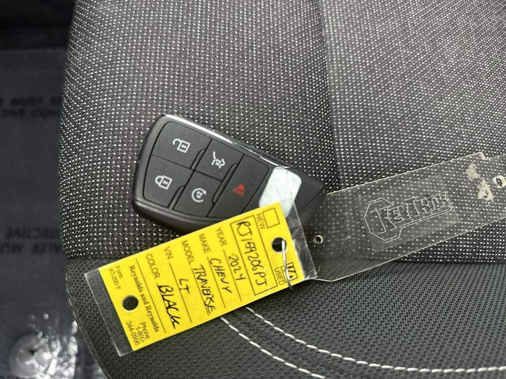 Thumbnail: 2024 Chevrolet Traverse - 18