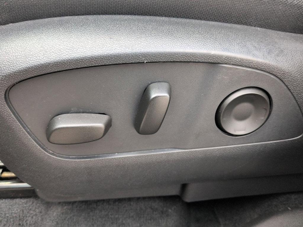 Thumbnail: 2024 Chevrolet Traverse - 25