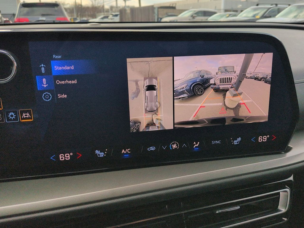 Thumbnail: 2024 Chevrolet Traverse - 33