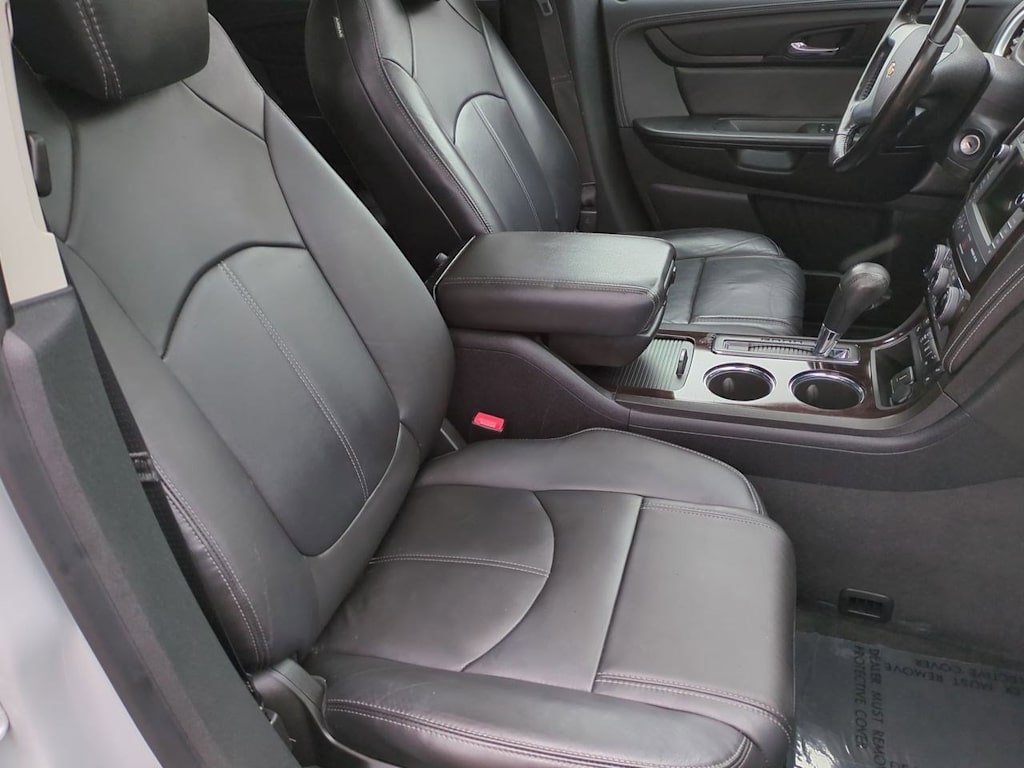 2017 Chevrolet Traverse LT 12