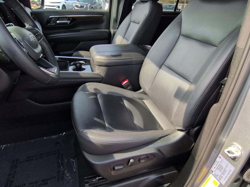 Thumbnail: 2025 Chevrolet Tahoe - 11