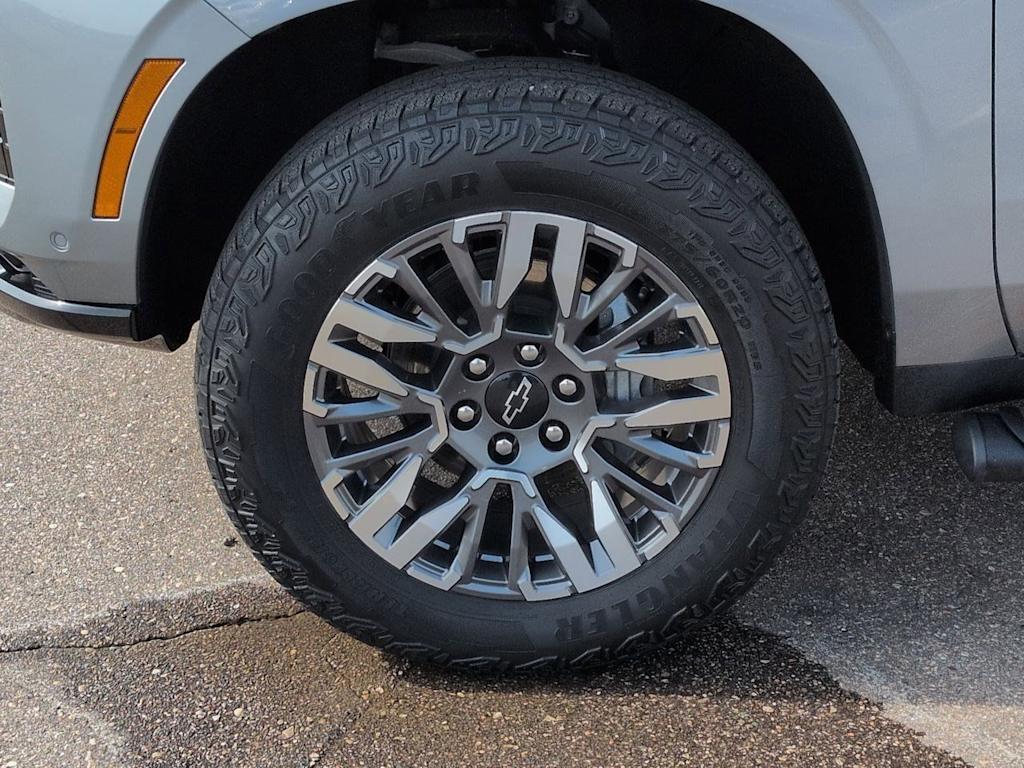 Thumbnail: 2025 Chevrolet Tahoe - 8