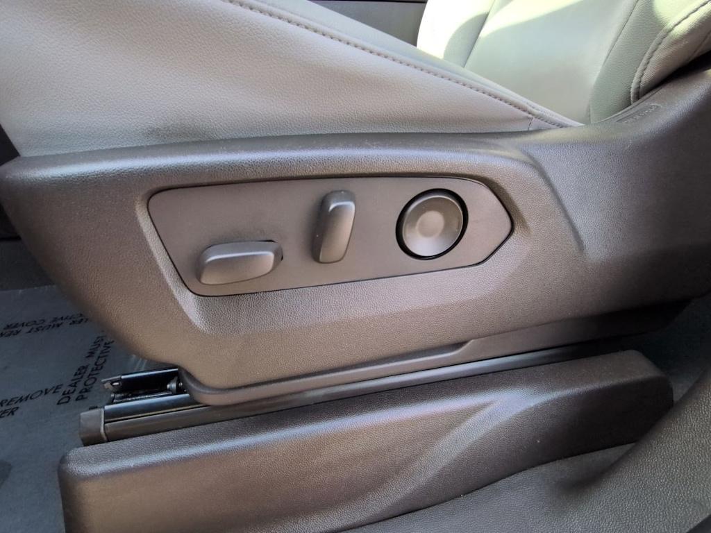 Thumbnail: 2022 Chevrolet Tahoe - 26