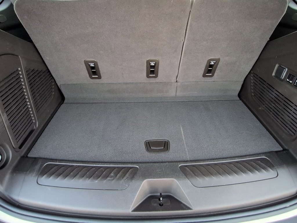 Thumbnail: 2022 Chevrolet Tahoe - 18