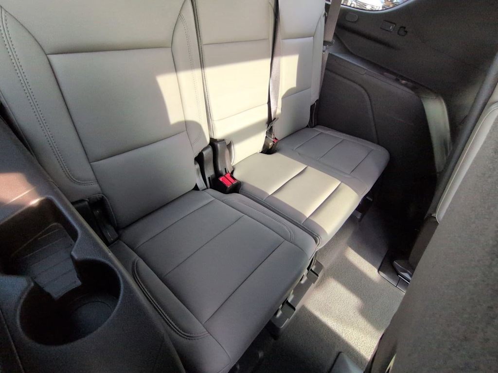 Thumbnail: 2022 Chevrolet Tahoe - 19