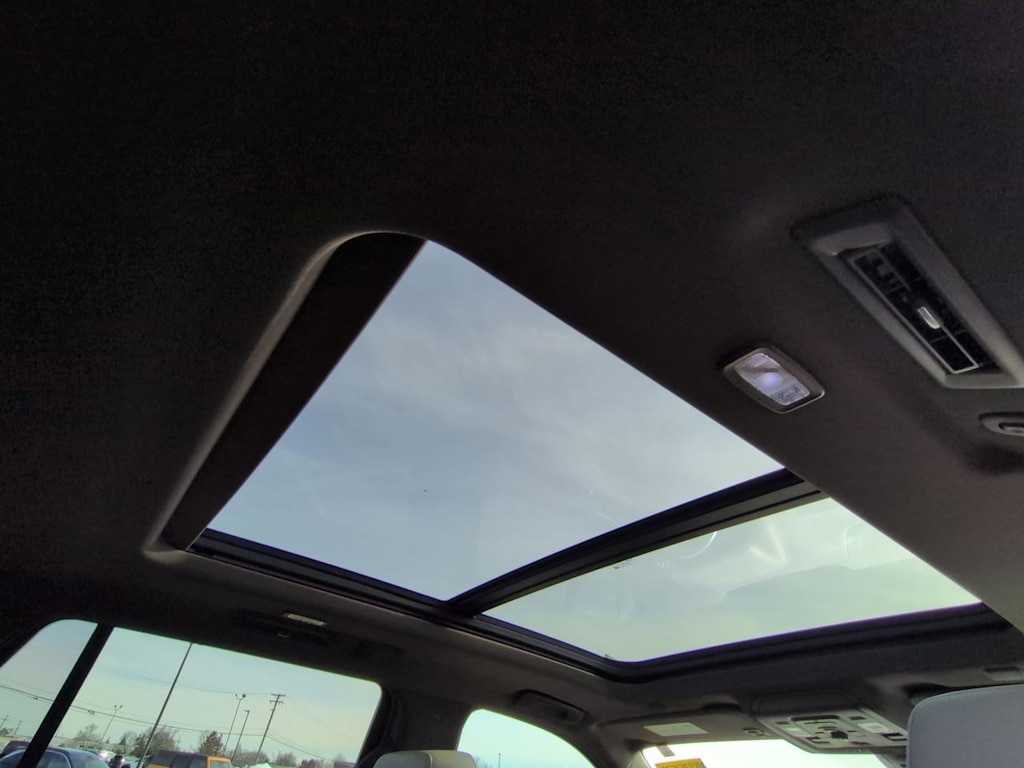 Thumbnail: 2022 Chevrolet Tahoe - 29