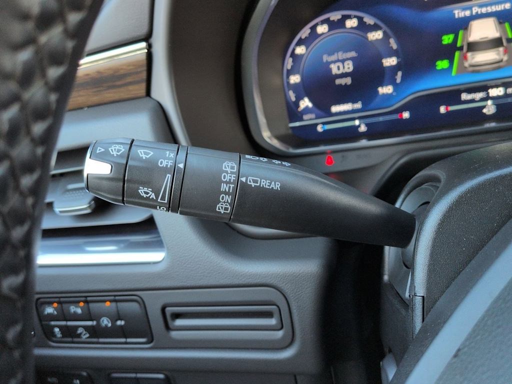 Thumbnail: 2023 Chevrolet Tahoe - 32