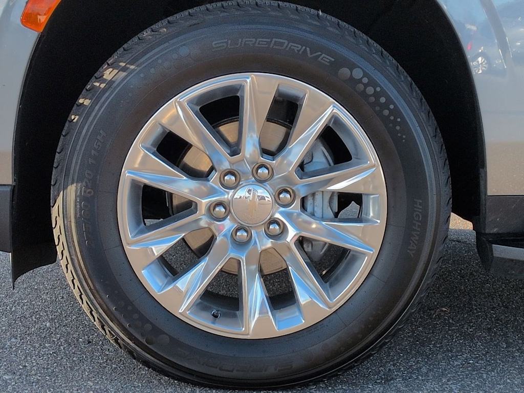 Thumbnail: 2023 Chevrolet Tahoe - 8