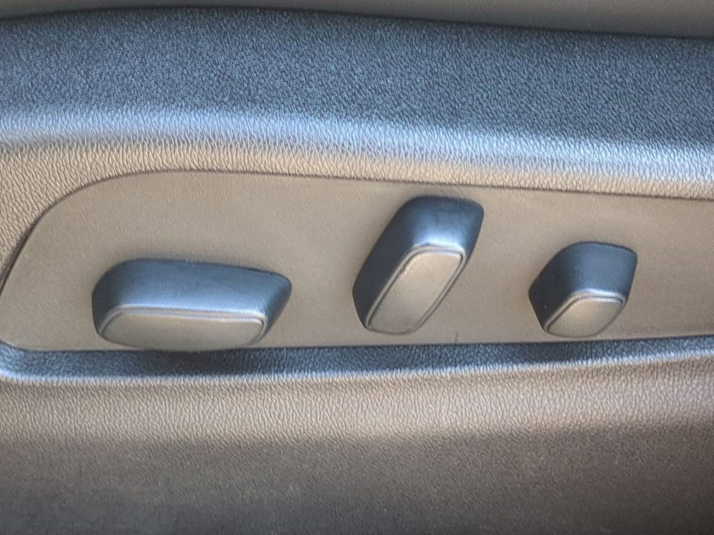 Thumbnail: 2023 Cadillac XT4 - 26