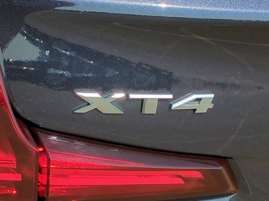 Thumbnail: 2023 Cadillac XT4 - 24