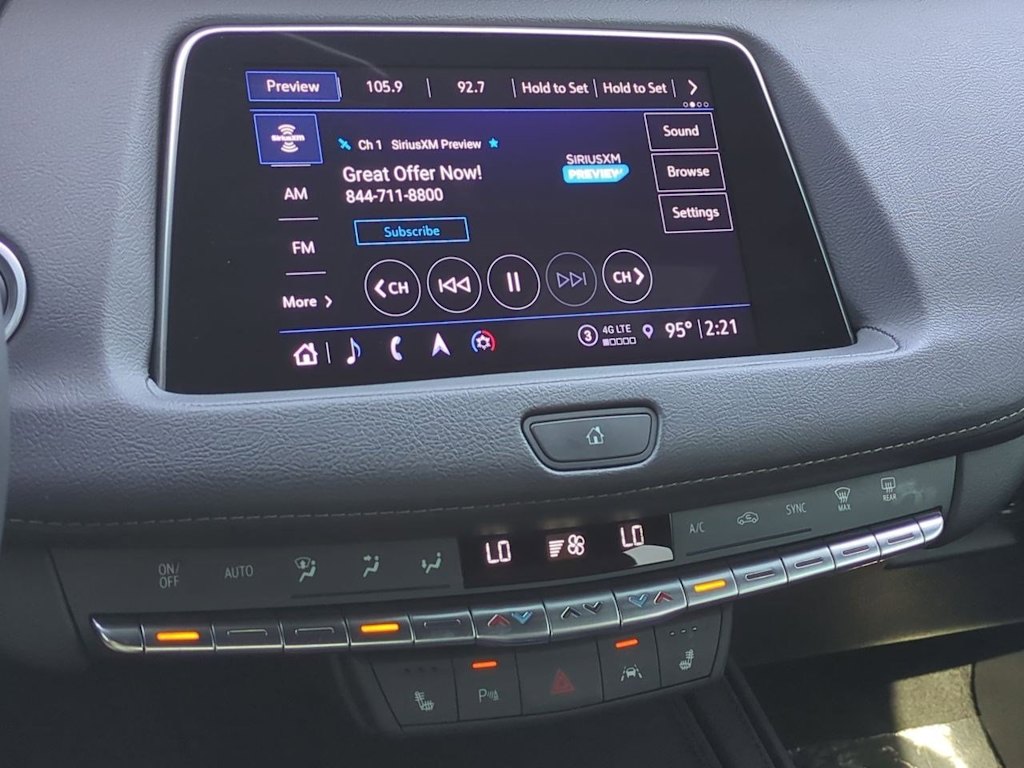 Thumbnail: 2023 Cadillac XT4 - 32