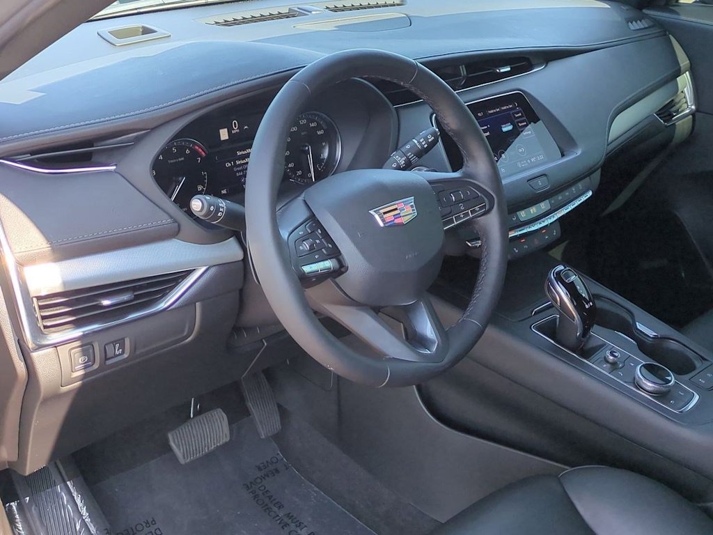 Thumbnail: 2023 Cadillac XT4 - 2