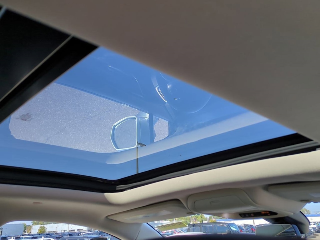 Thumbnail: 2017 Cadillac XT5 - 28