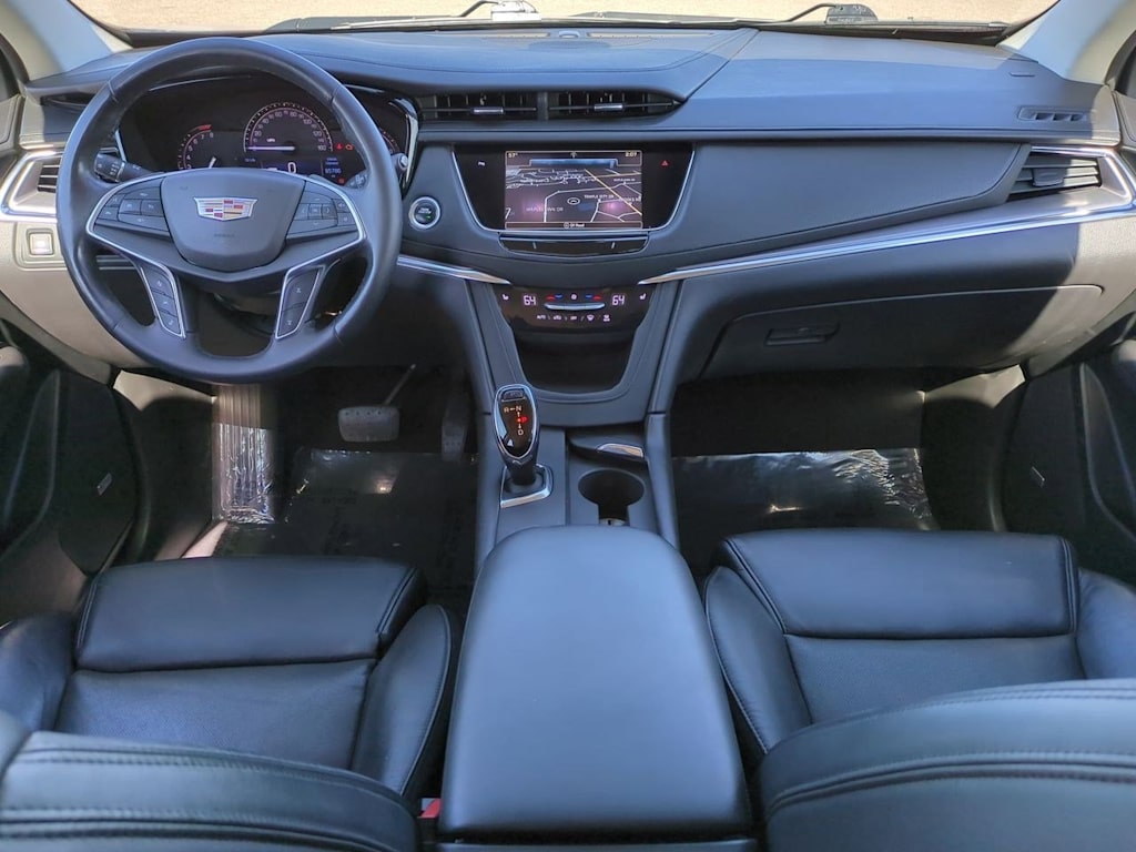 Thumbnail: 2017 Cadillac XT5 - 9