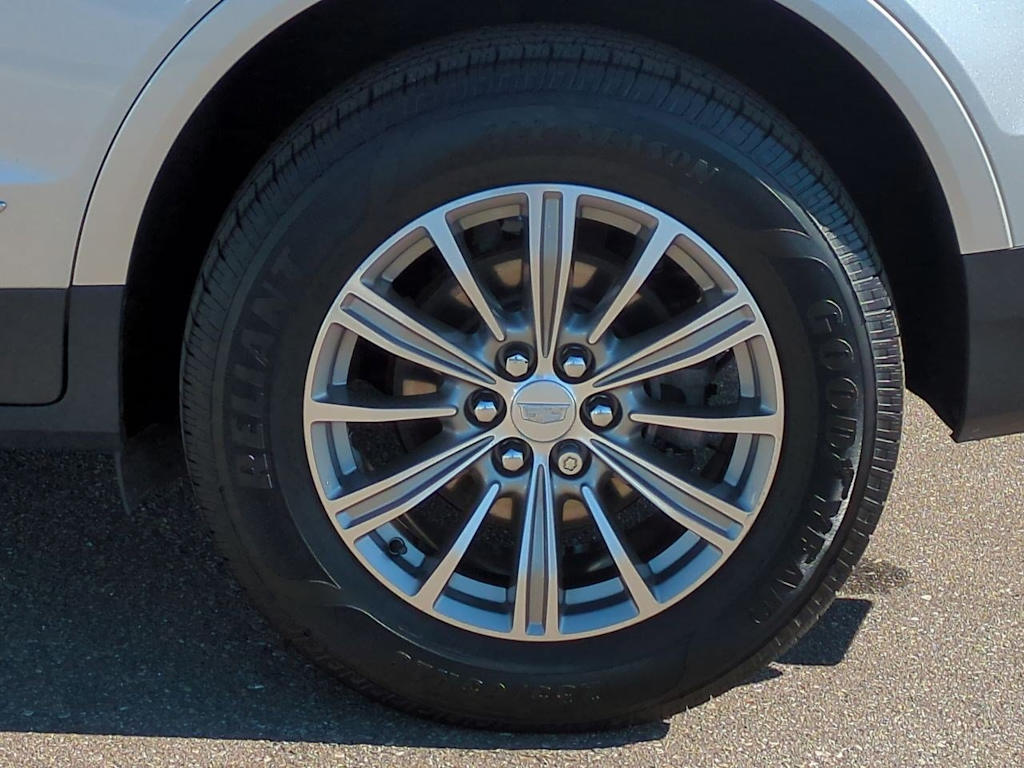 Thumbnail: 2017 Cadillac XT5 - 8