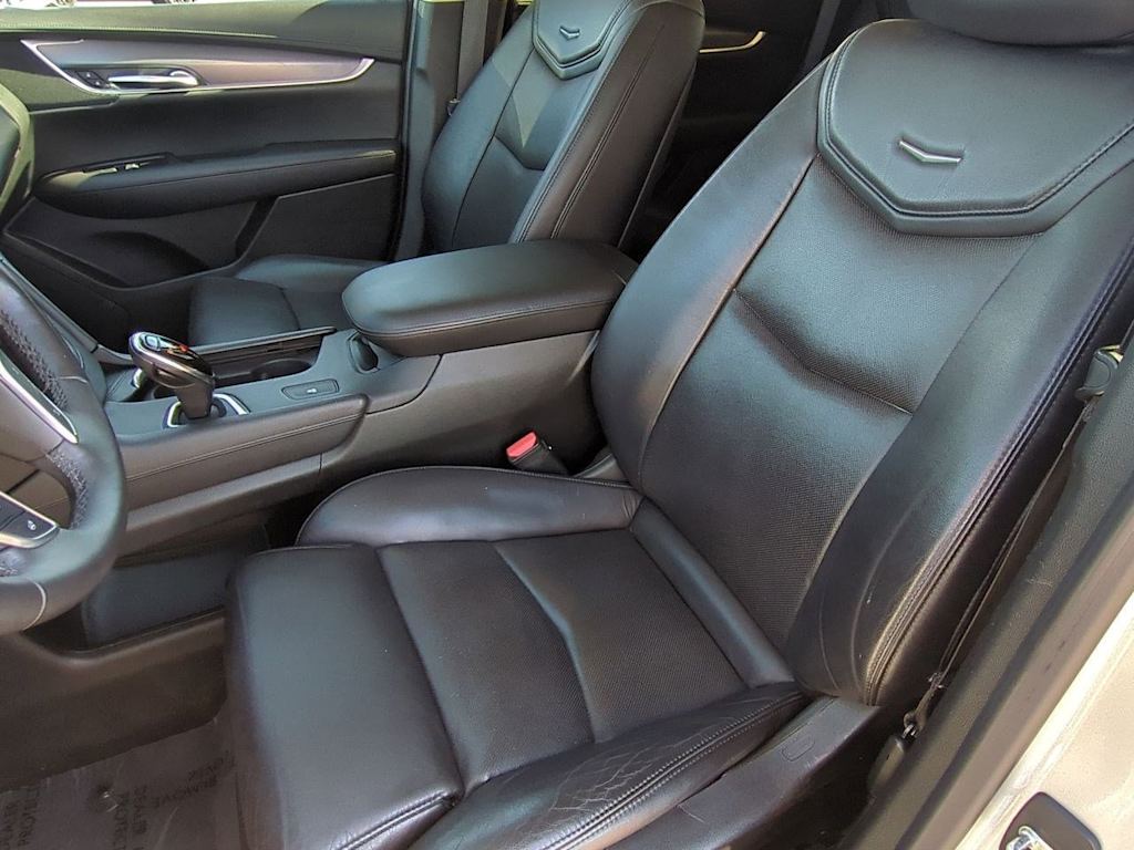 Thumbnail: 2017 Cadillac XT5 - 10