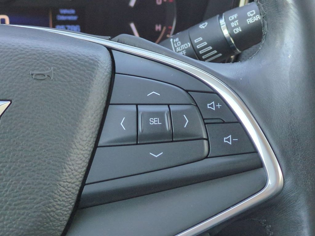 Thumbnail: 2017 Cadillac XT5 - 30