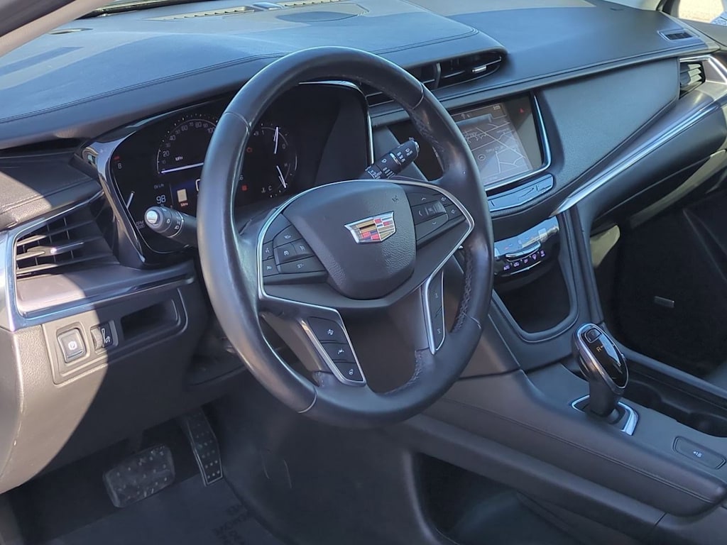 Thumbnail: 2017 Cadillac XT5 - 2