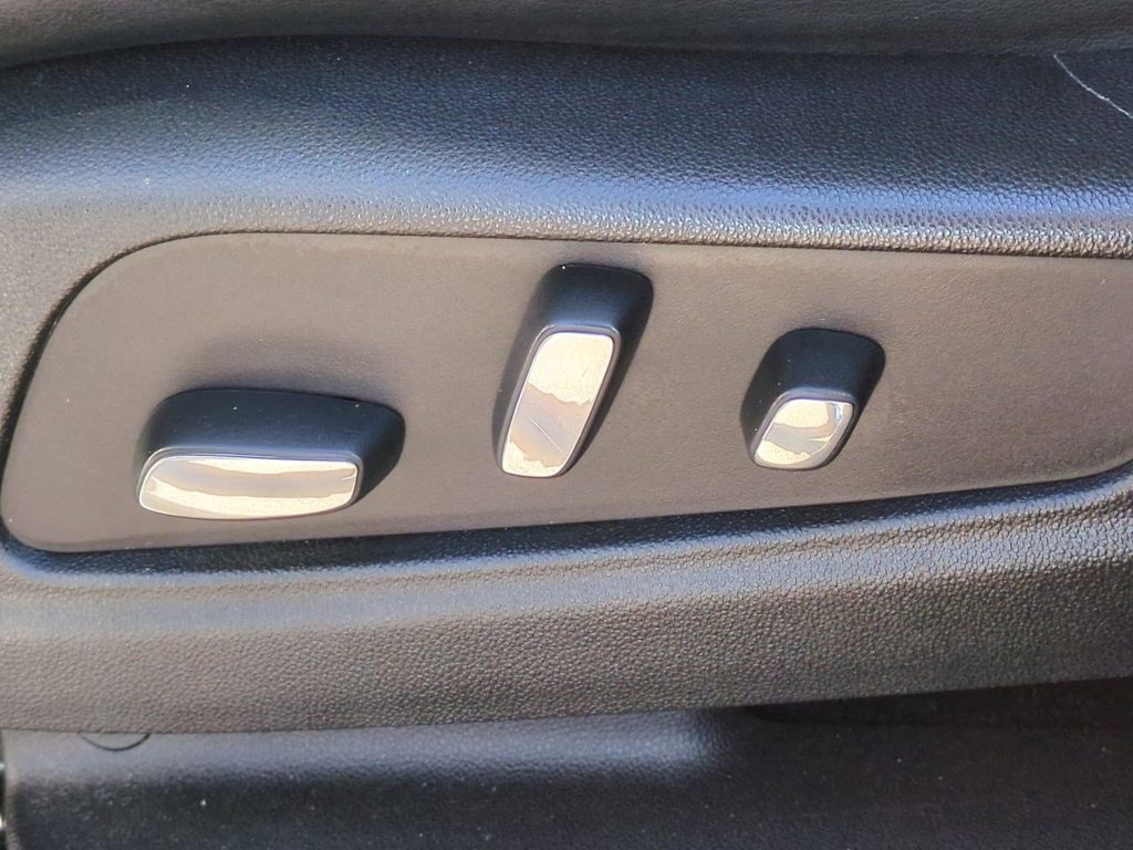 Thumbnail: 2017 Cadillac XT5 - 24