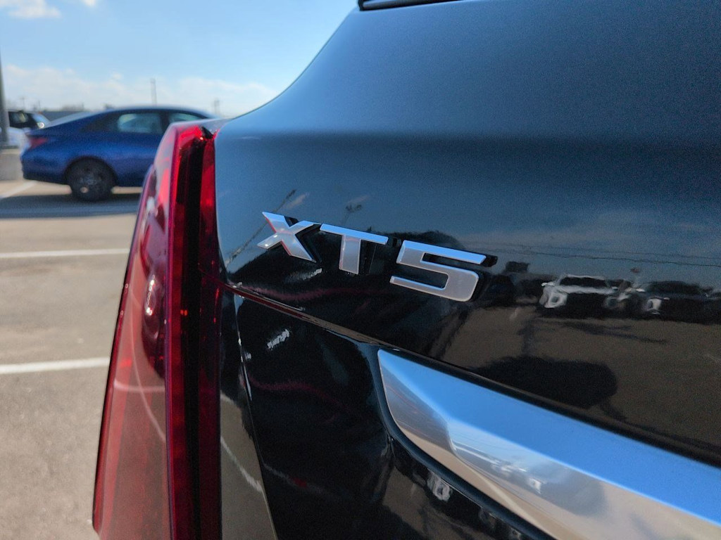 Thumbnail: 2020 Cadillac XT5 - 25