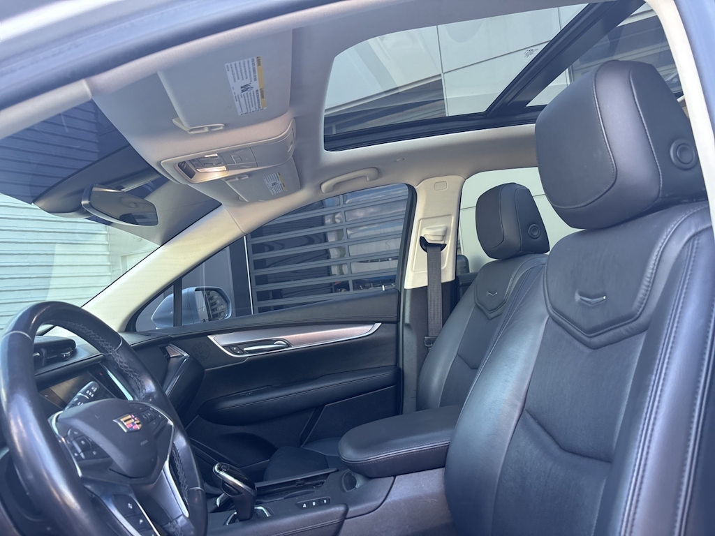 Thumbnail: 2018 Cadillac XT5 - 11