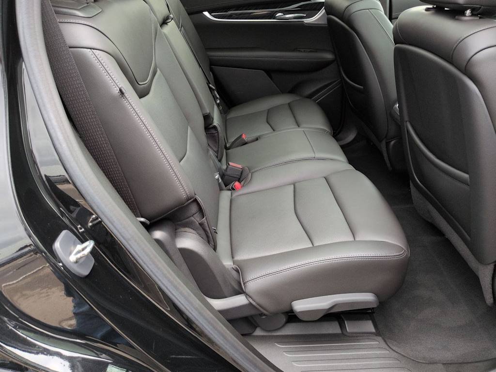 Thumbnail: 2023 Cadillac XT6 - 28