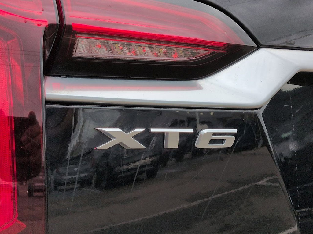 Thumbnail: 2023 Cadillac XT6 - 25