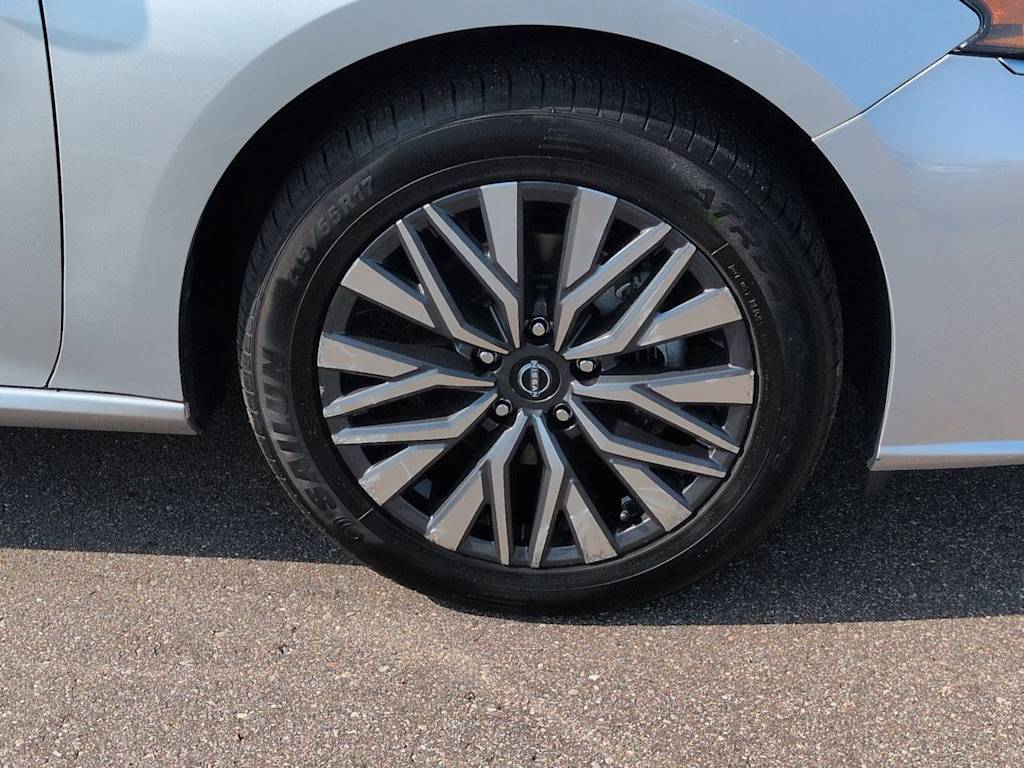 Thumbnail: 2024 Nissan Altima - 8