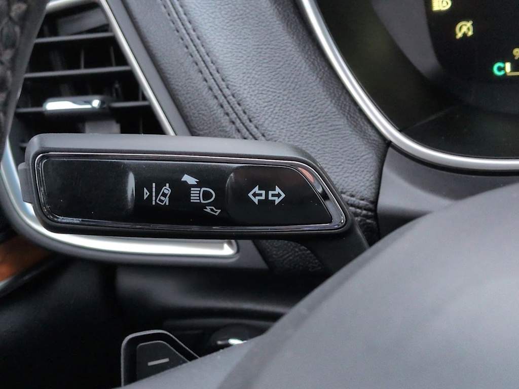 Thumbnail: 2019 Lincoln Nautilus - 33