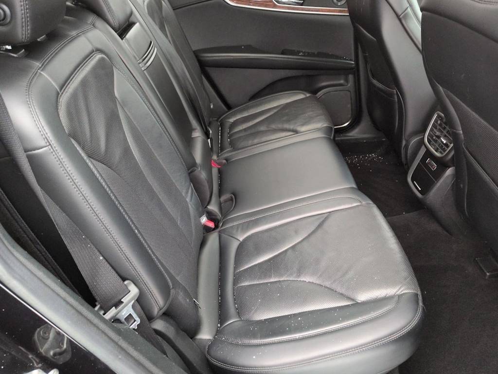 Thumbnail: 2019 Lincoln Nautilus - 28