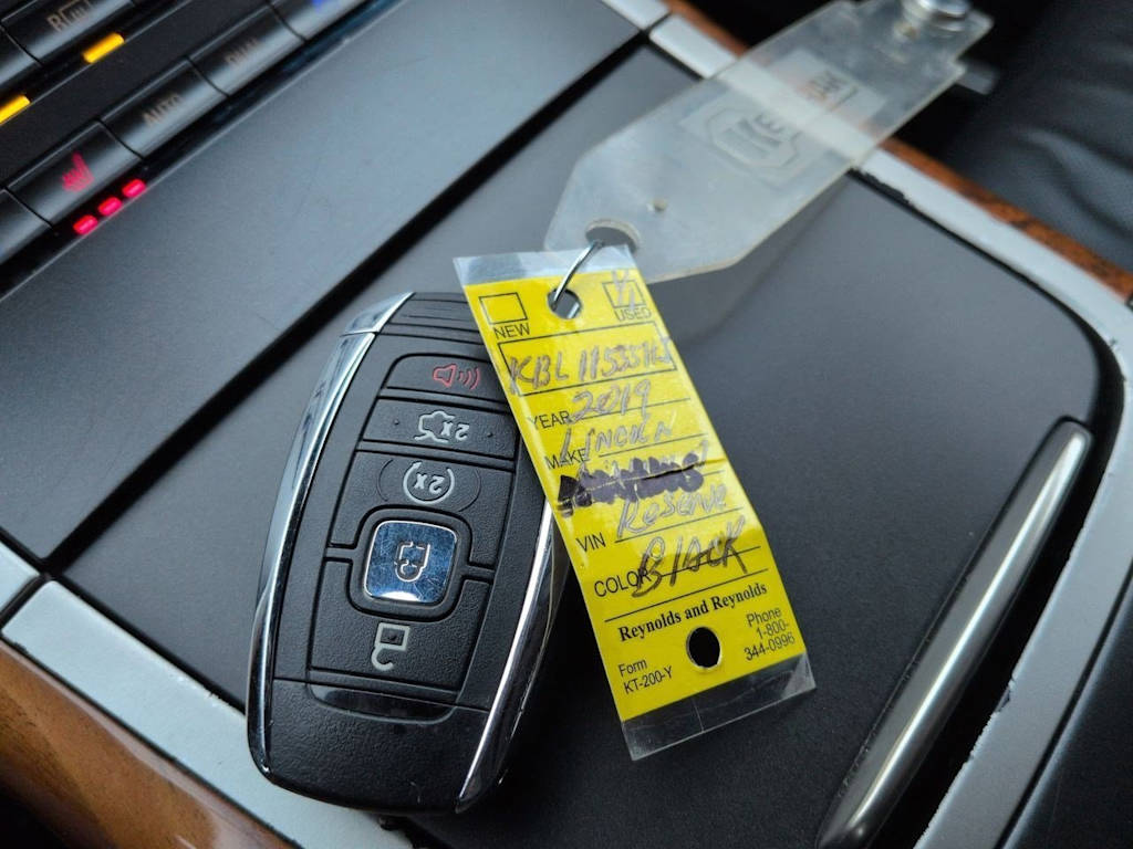 Thumbnail: 2019 Lincoln Nautilus - 18