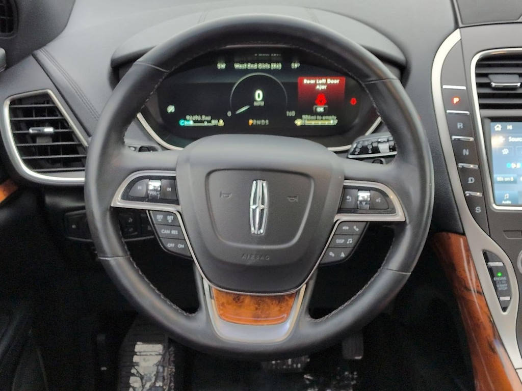 Thumbnail: 2019 Lincoln Nautilus - 14