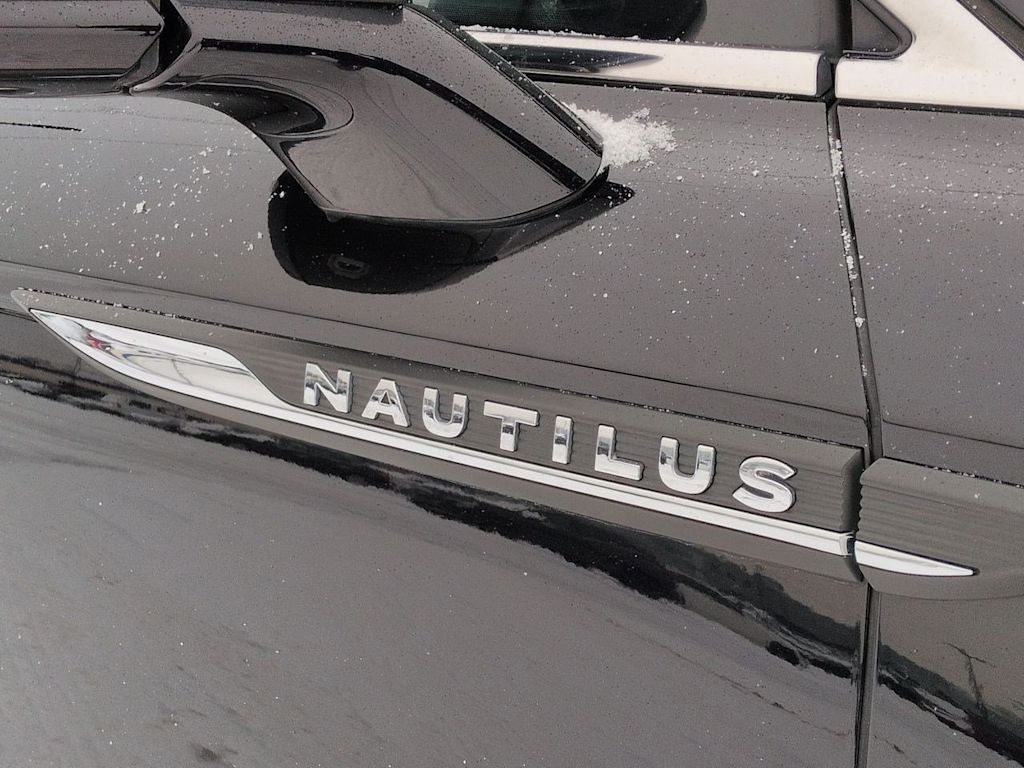 Thumbnail: 2019 Lincoln Nautilus - 24