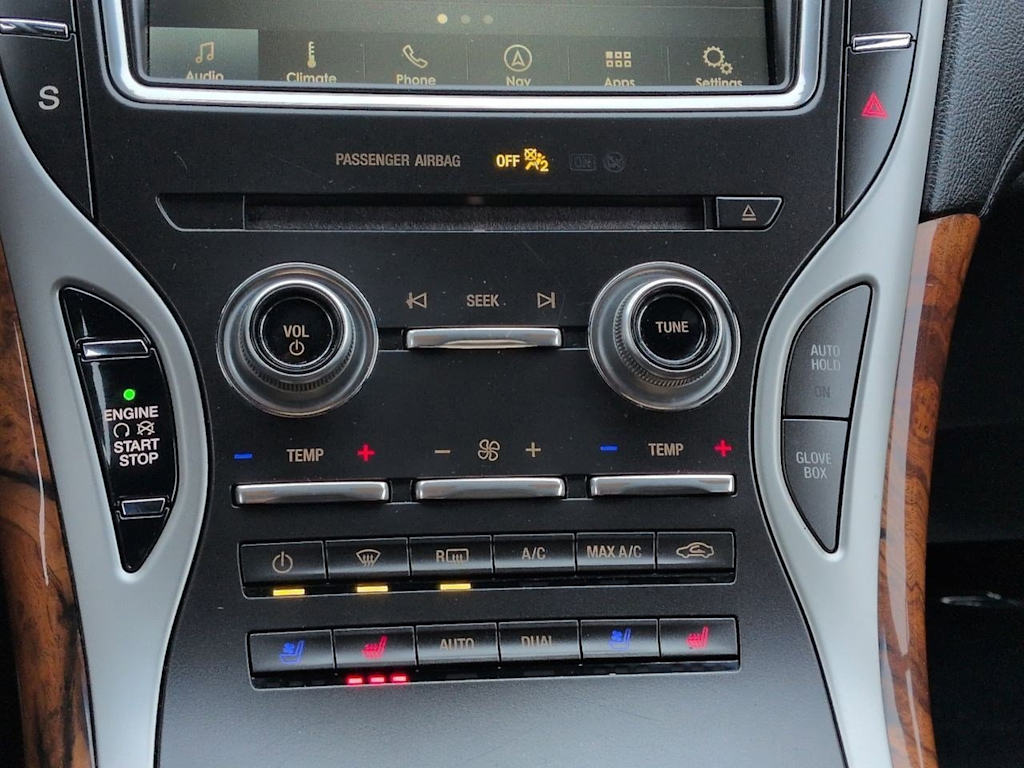 Thumbnail: 2019 Lincoln Nautilus - 34