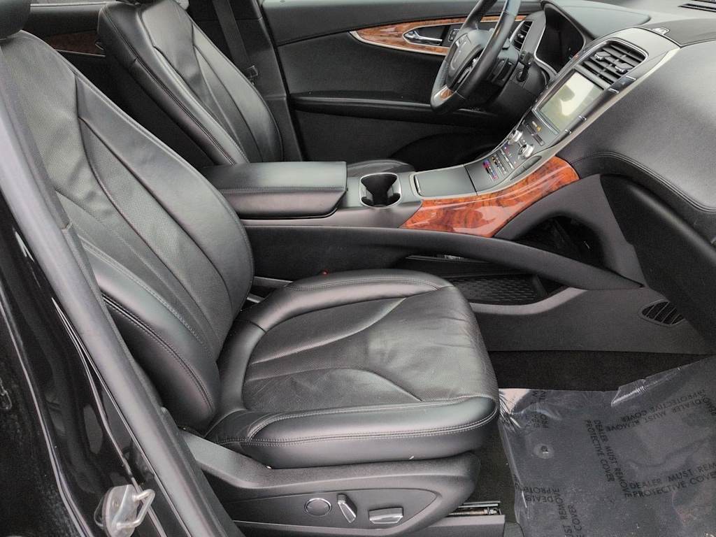 Thumbnail: 2019 Lincoln Nautilus - 12