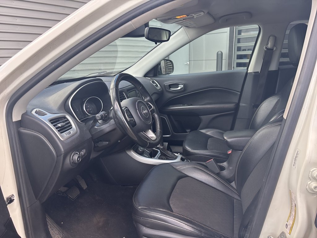 Thumbnail: 2018 Jeep Compass - 8