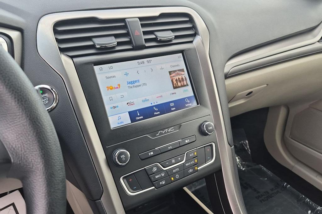 Thumbnail: 2020 Ford Fusion - 15