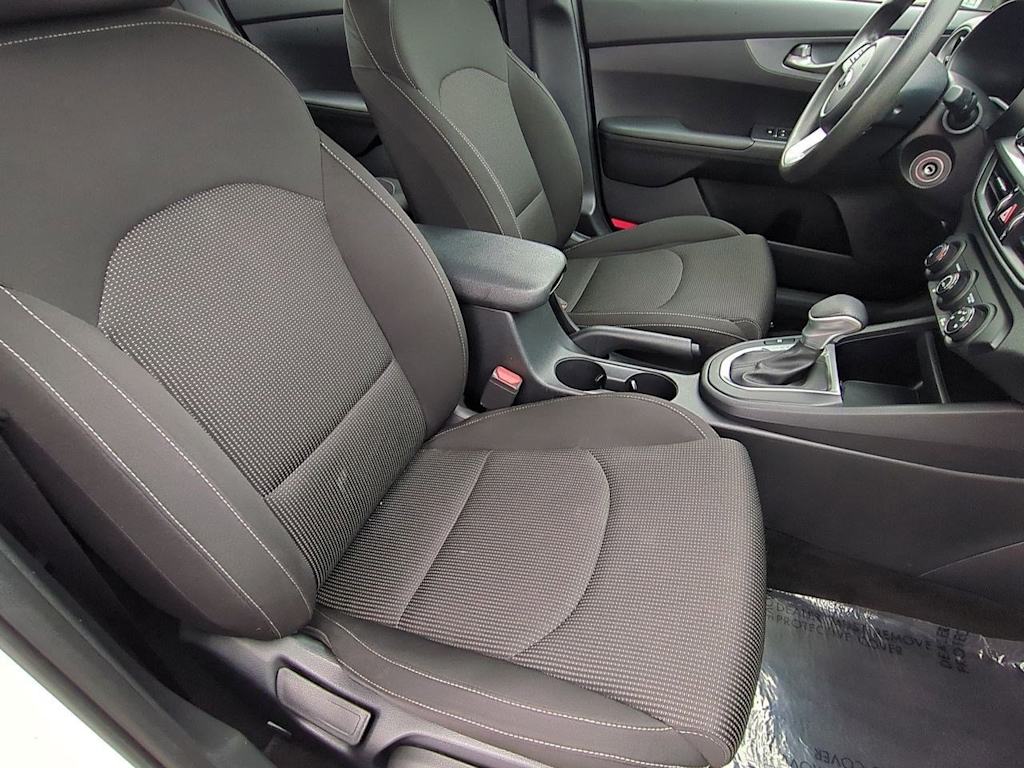 Thumbnail: 2021 Kia Forte - 27