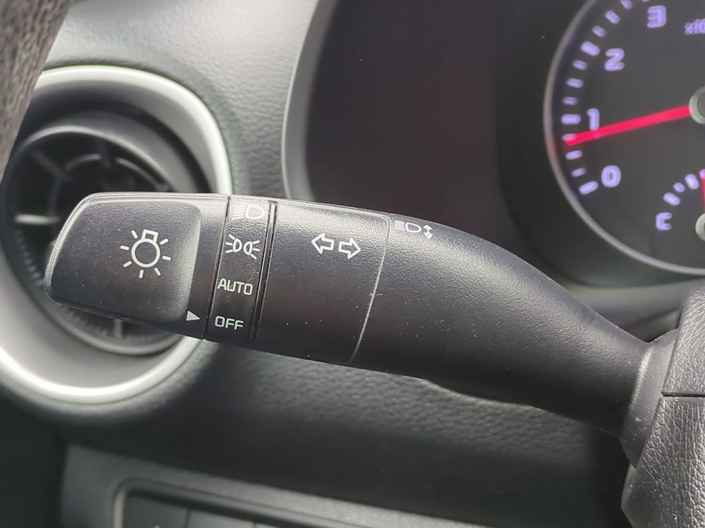 Thumbnail: 2021 Kia Forte - 16