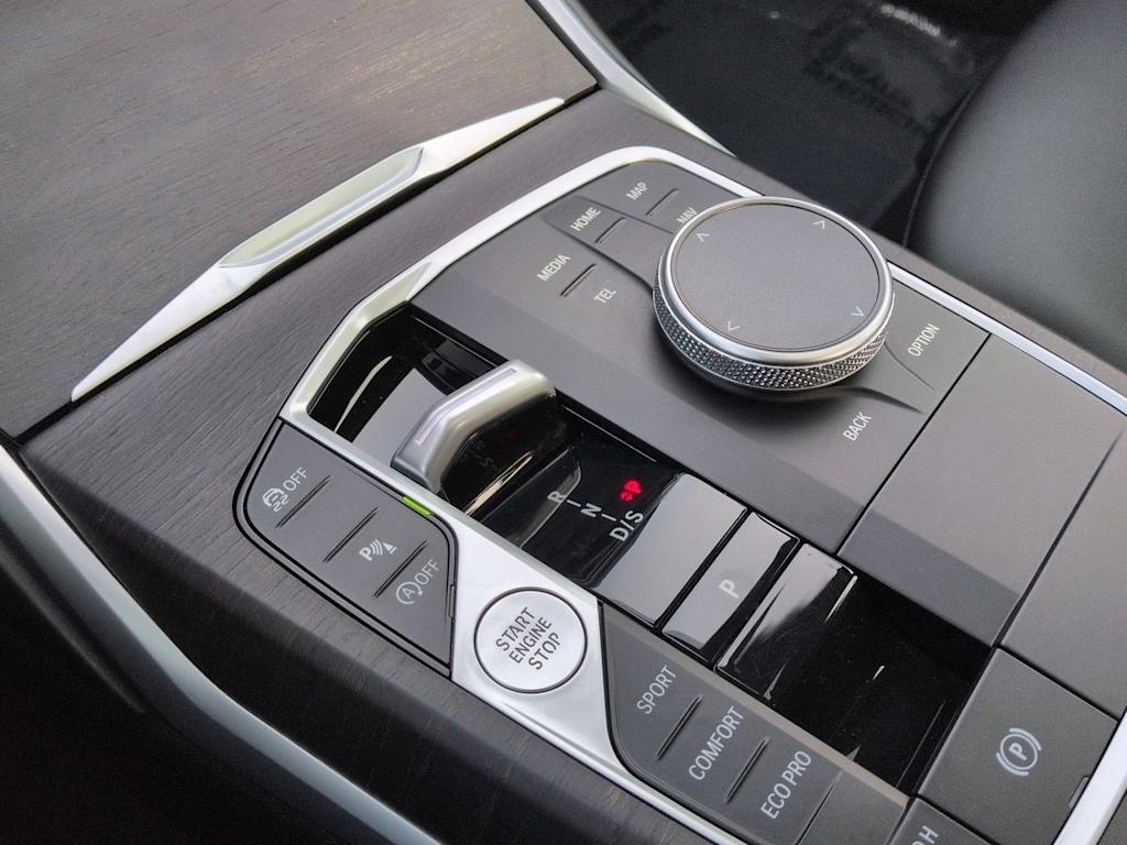 Thumbnail: 2024 BMW 3 Series - 16