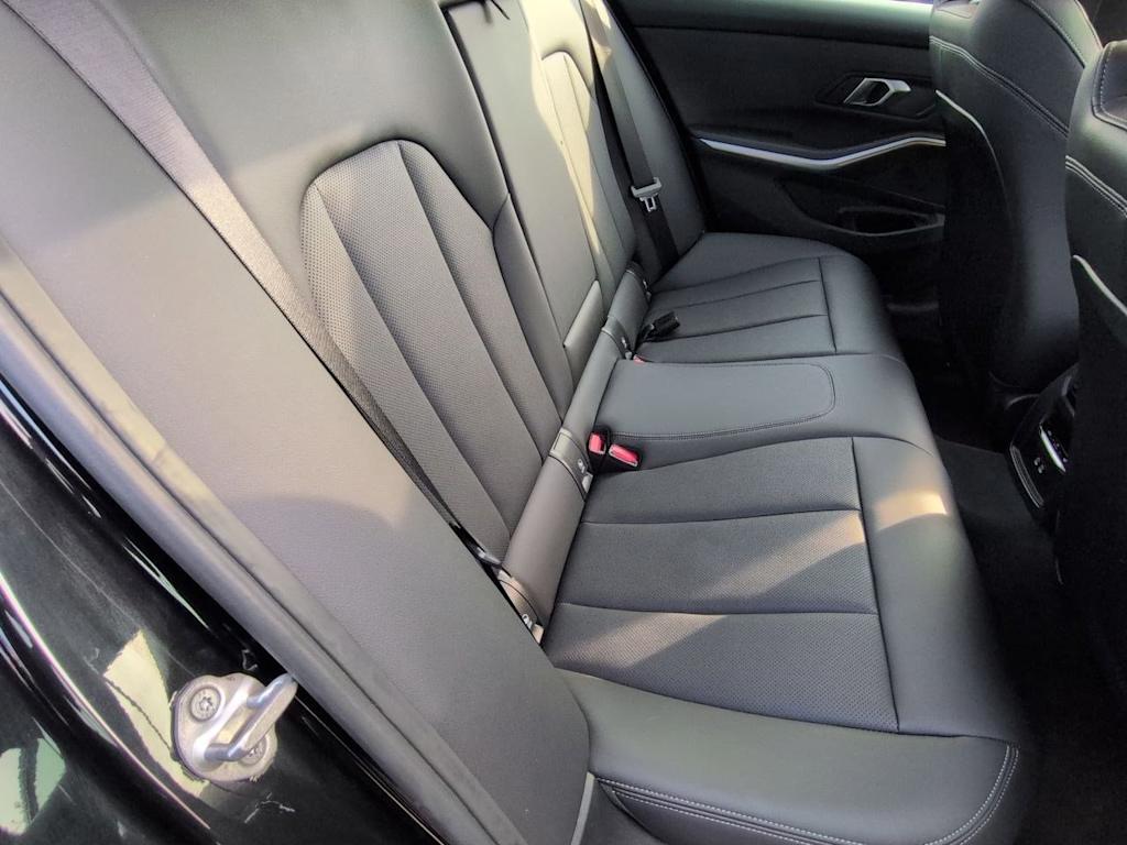 Thumbnail: 2024 BMW 3 Series - 12