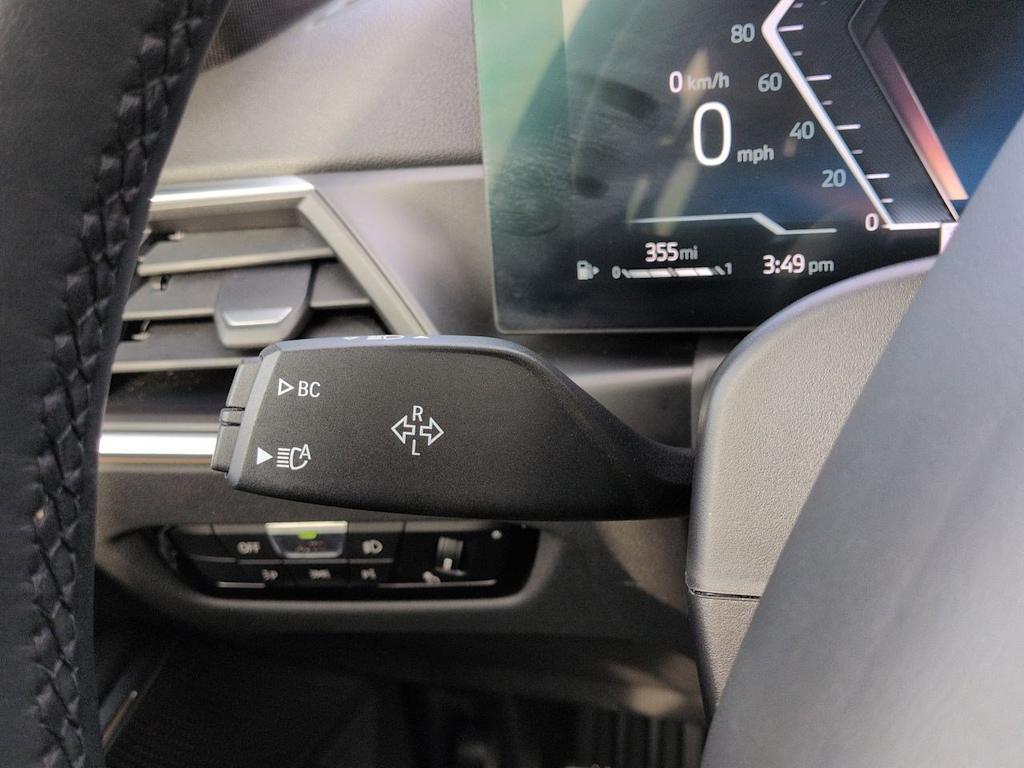 Thumbnail: 2024 BMW 3 Series - 33