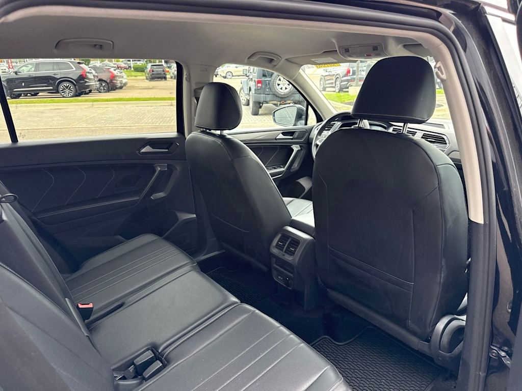 Thumbnail: 2023 Volkswagen Tiguan - 13