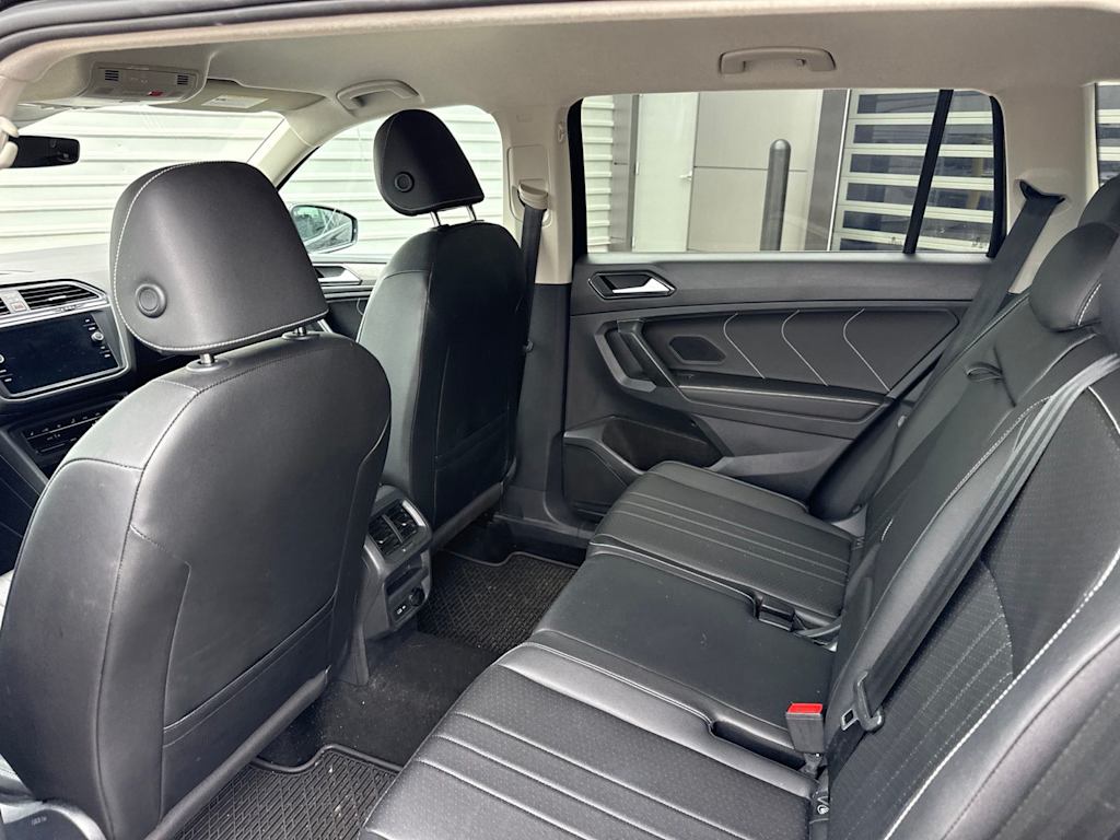 Thumbnail: 2023 Volkswagen Tiguan - 8