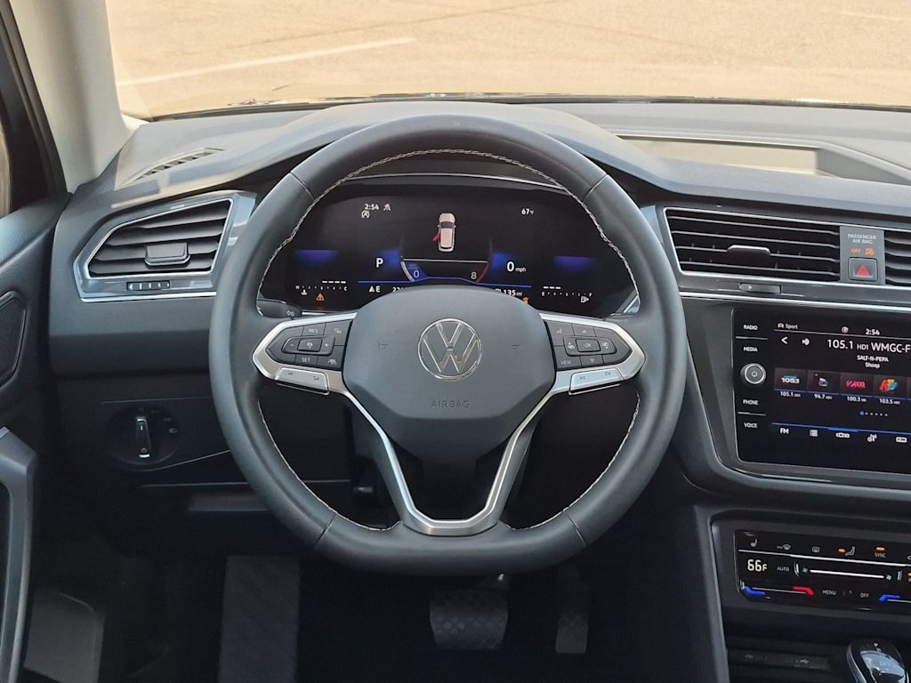 Thumbnail: 2023 Volkswagen Tiguan - 14