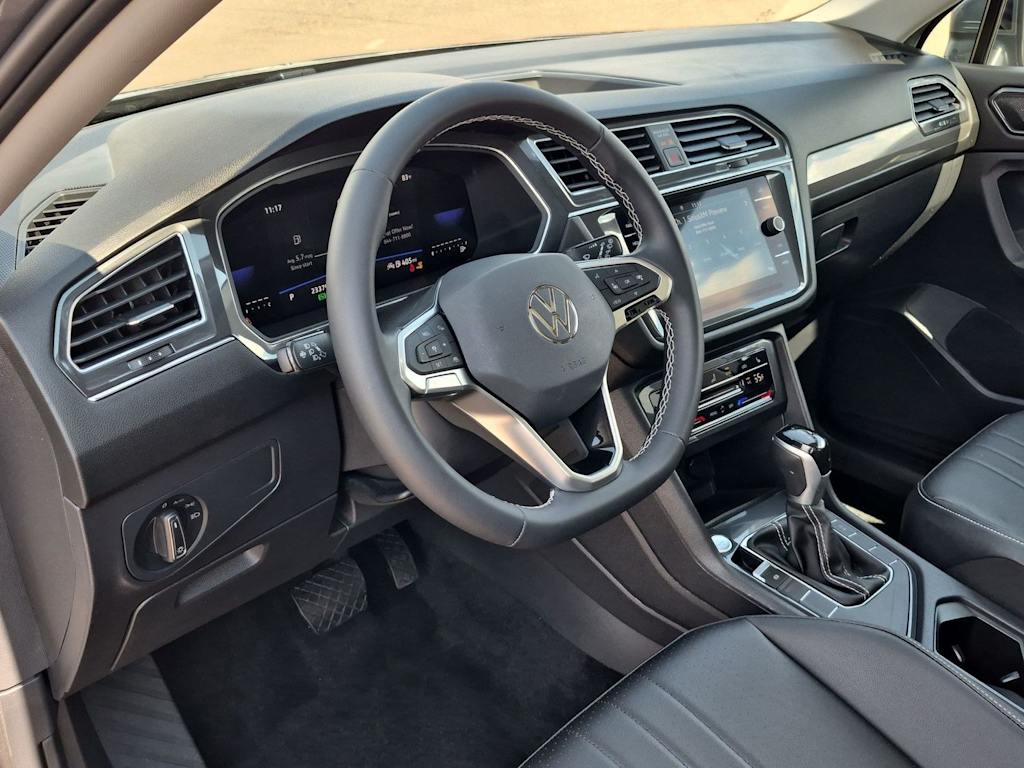 Thumbnail: 2023 Volkswagen Tiguan - 2