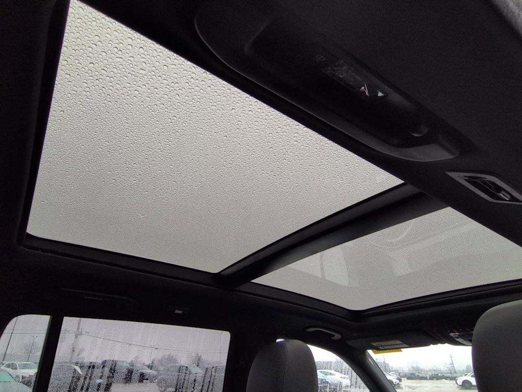 Thumbnail: 2023 Mercedes-Benz GLS - 30