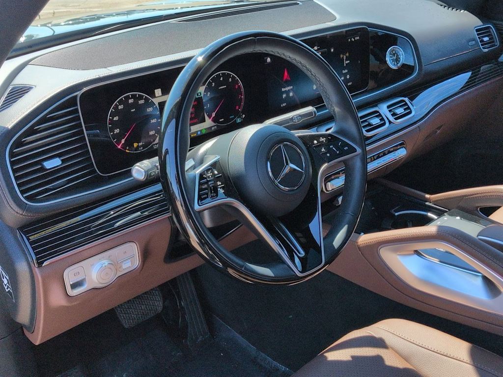 Thumbnail: 2025 Mercedes-Benz GLS - 2