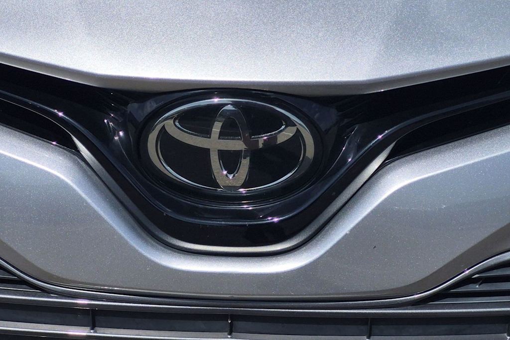 Thumbnail: 2020 Toyota Camry - 23